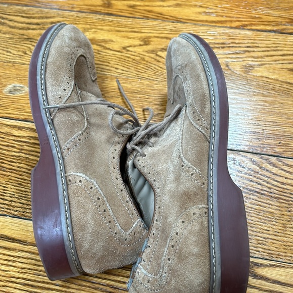 Vintage G.H. Bass Men’s Pembroke suede wingtips. Lace up tan, suede. Size 10 - Picture 8 of 11